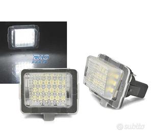 LUCI TARGA A LED MERCEDES W204 W205 W212 W221 W222