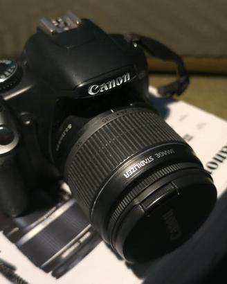 Canon EOS 450D + EF-S 18-55mm f/3.5-5.6 IS.