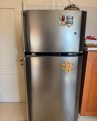 Frigorifero Sharp 600 litri