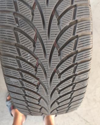 gomme 245/45/r19  102v