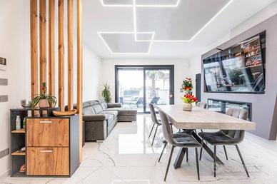 Appartamento di 159 m² con 4 locali e box auto a R