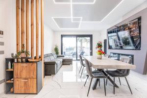 Appartamento di 159 m² con 4 locali e box auto a R
