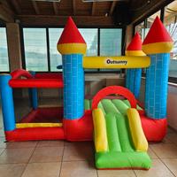 Castello Gonfiabile Gigante e Rimbalzante