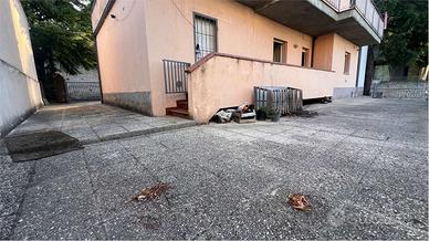 APPARTAMENTO CON INGRESSO INDIPENDENTE, AMPIA CORT