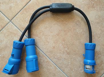 Adattatore/sdoppiatore di corrente