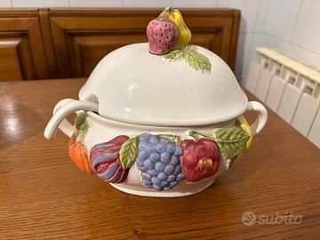 Zuppiera in ceramica con mestolo