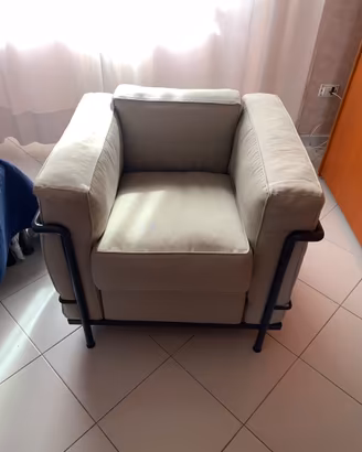 Poltroncina Cassina  le Corbusier