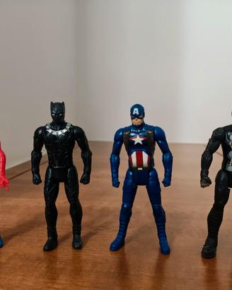 lotto 4 action figure supereroi Marvel 