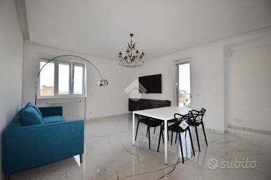 2 LOCALI A IVREA