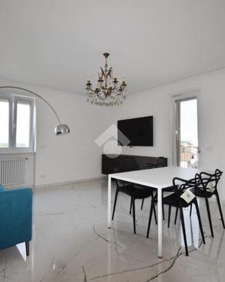 2 LOCALI A IVREA