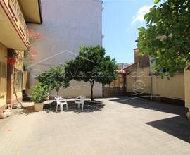 Arbus - Casa con cortile