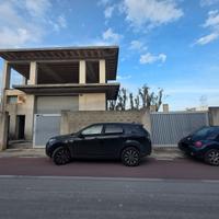 Castelvetrano struttura su 2 livelli da rifinire