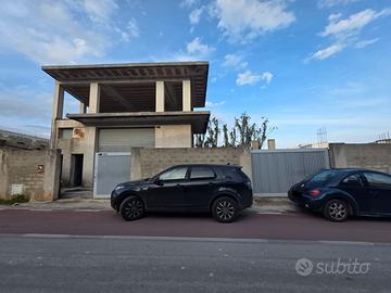 Castelvetrano struttura su 2 livelli da rifinire