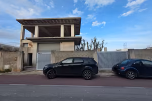 Castelvetrano struttura su 2 livelli da rifinire