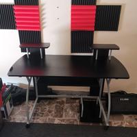 Scrivania nera per Computer o Studio musicale