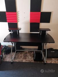 Scrivania nera per Computer o Studio musicale