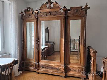 Armadio e letto antichi Bolzano