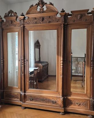 Armadio e letto antichi Bolzano