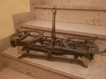 Bilancia antica fine 800 in ghisa