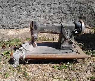 Macchina da cucire Necchi