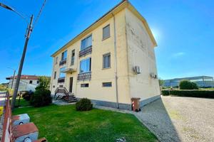 Trilocale con giardino privato