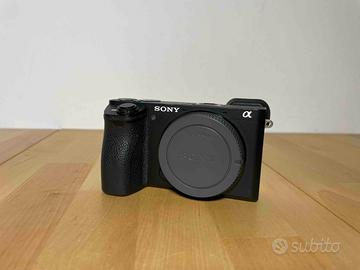 Sony A6500 4K + Cage SmallRig + 3 Batterie + Dummy