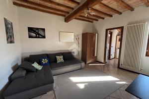 MONOLOCALE A TRAVERSETOLO