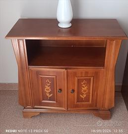 mobiletto porta tv  con ante intarsiate