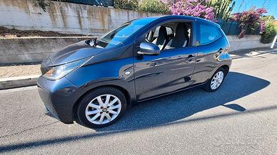Toyota Aygo 1.0 X-Play accessoriata