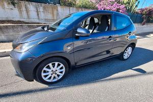 Toyota Aygo 1.0 X-Play accessoriata