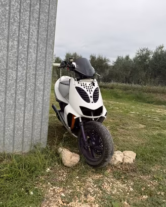 aprilia sr