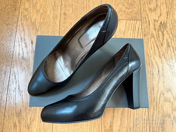 Décolleté in pelle Nero Giardini