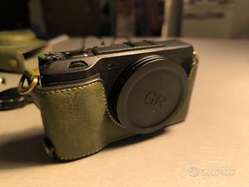 Ricoh GR 2 APSC Flash inc