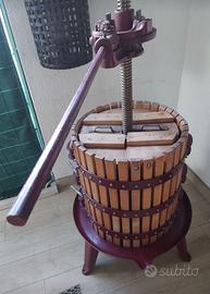 Torchio per uva con pigiatrice 