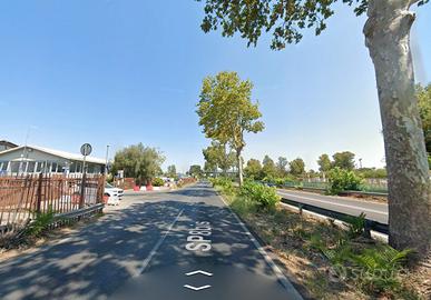 Acilia monolocale arredato e ben collegato