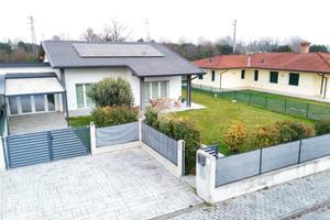 BIFAMILIARE A VIVARO