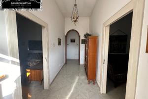 INTERA PALAZZINA in CENTRO - CAROVIGNO