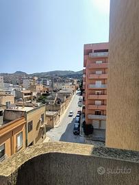 Appartamento con posto auto zona Via Manzoni