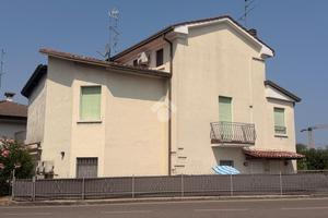 3 LOCALI A PESCHIERA DEL GARDA