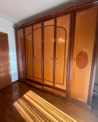 Armadio sei ante porta abiti