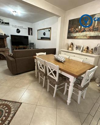 CASA INDIPENDENTE IN PIENO CENTRO CON AMPIO PARCO