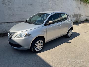Lancia Ypsilon 0.9 TwinAir 85 CV 5 porte Metano Ec