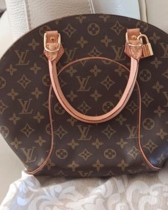 Borsa LV