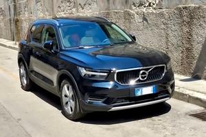 Volvo XC40 D3 automatico Momentum Pro (Full-Opt)