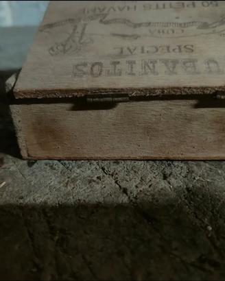 scatola di sigari in legno 