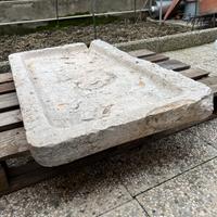Lavandino in pietra di una volta