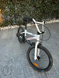 Bicicletta tipo BMX Bianca-Citroen