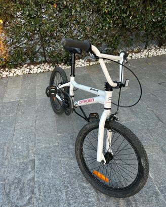 Bicicletta tipo BMX Bianca-Citroen