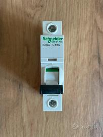 Magnetotermico 10A Schneider Electric