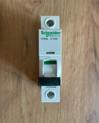 Magnetotermico 10A Schneider Electric